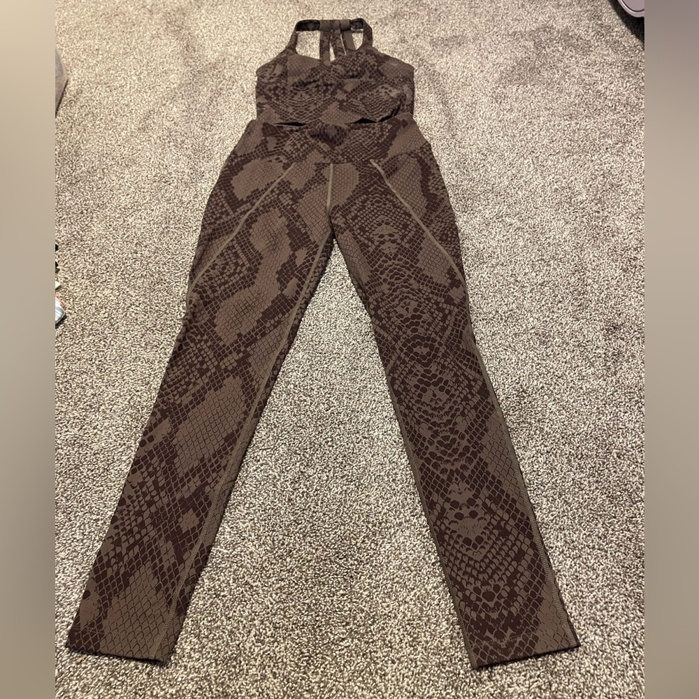 NWT Guess workout set